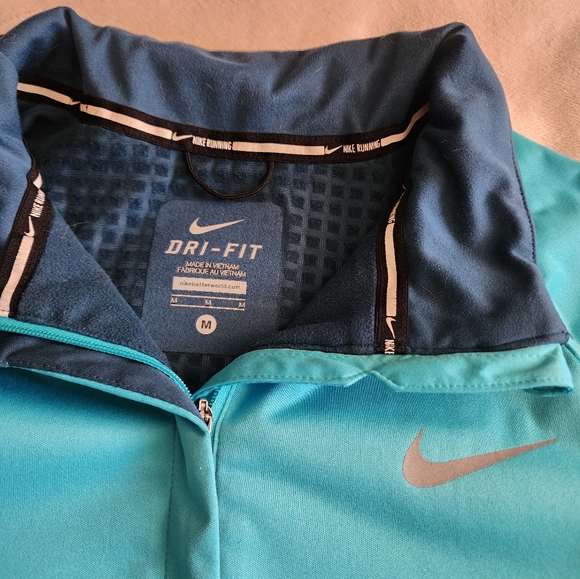 Nike Dri-Fit Running Jacket Size Medium - Picture 8 of 10